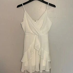 Tiered Ruffled Spaghetti Strap Faux Wrap White‎ Dress Size Medium Flowy Summer